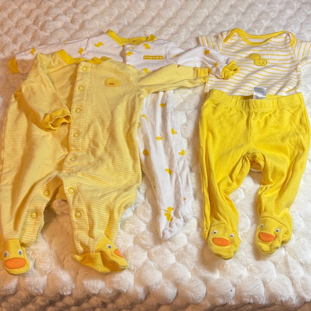 Adorable Yellow Baby Onesie Set with Duck Design